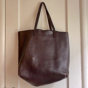 Unlined Madewell Leather Tote. In good condition, barely used